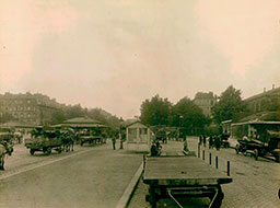 138-Chapelle - Porte de la Chapelle Saint-Denis - À droite, la station de ceinture La Chapelle - vers Paris (18e)