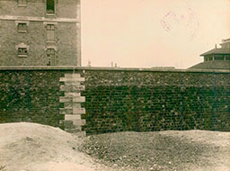 145-Clignancourt - Poste caserne du bastion n° 35 - vers Paris (18e)