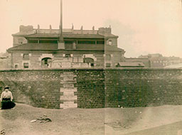 148-Clignancourt - Caserne du bastion n° 36 - vers Paris (18e)