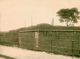 301-Saint-Lambert - sur la gauche, le passage du chemin de fer de Bretagne - vers Paris (14e)