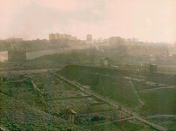 346-Maison-Blanche - À gauche dans le mur, le passage de la Bièvre - À droite,  le cimetière de Gentilly - en arrière plan, le futur Parc Kellerman - vers Paris (13e)