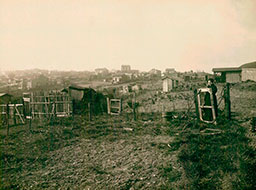 377-Gare - Vue prise de la Porte de Vitry vers Le Petit Ivry - vers banlieue (13e)